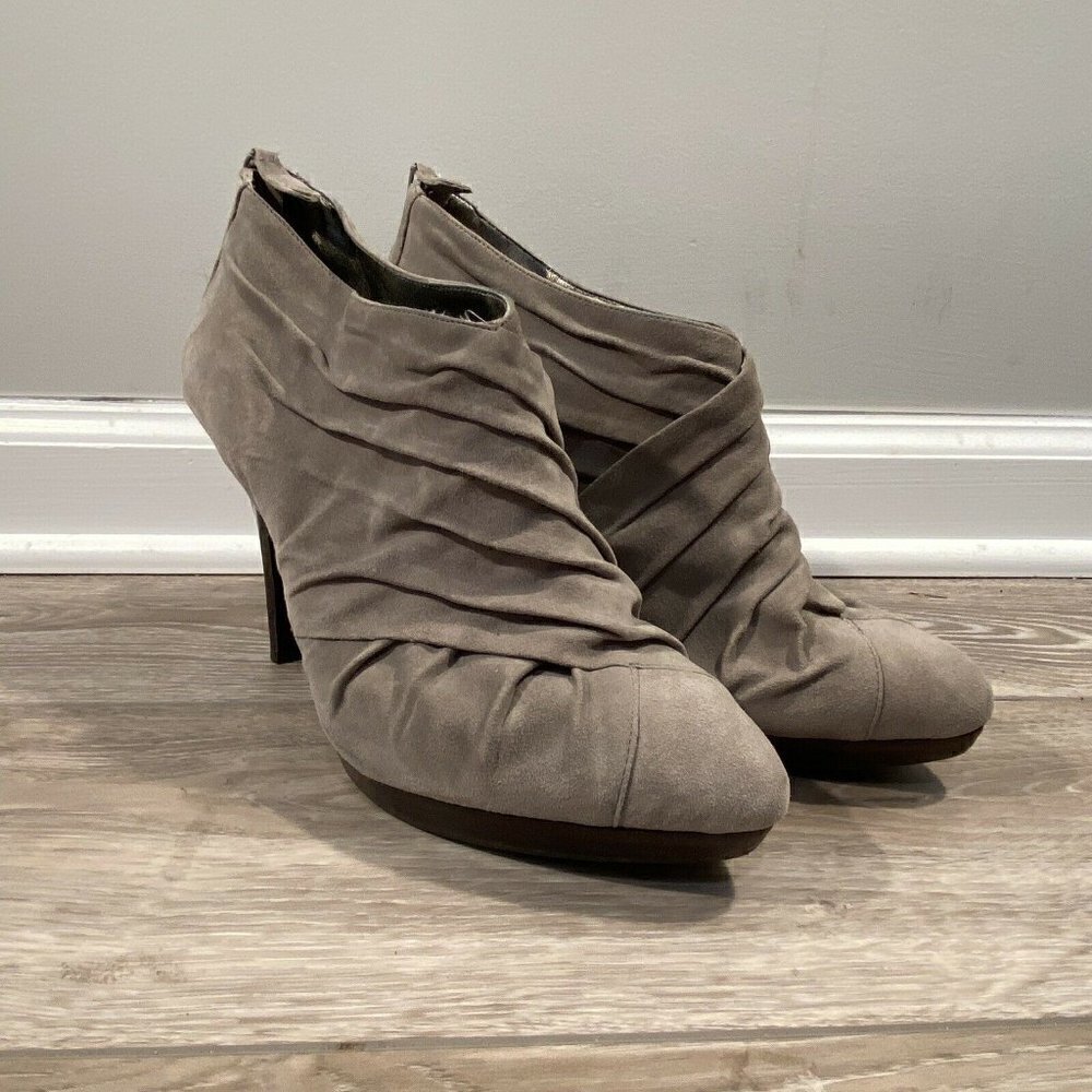 Banana Republic Suede Heel Booties Women’s Size 10 - Picture 3 of 10